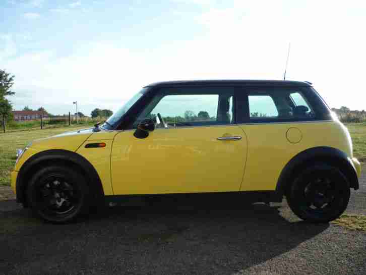 2004 MINI MINI COOPER YELLOW Last Lady owner since Sept 2009 Full Mot