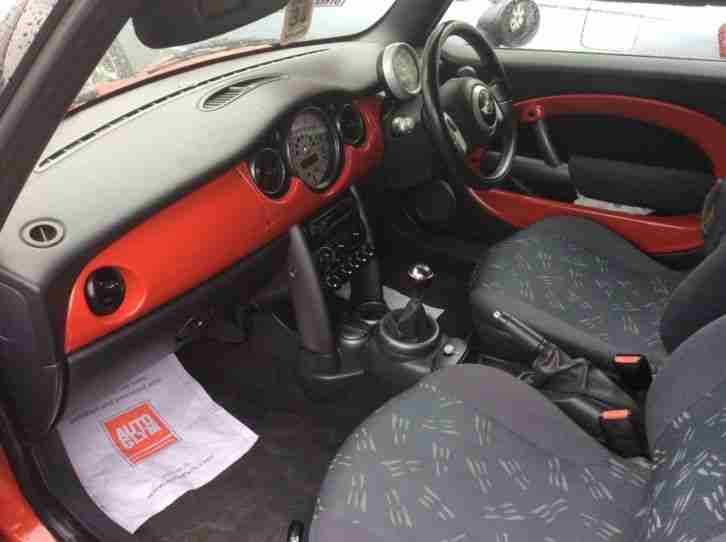 2004 MINI ONE CONVERTIBLE RED