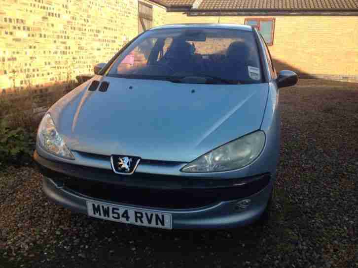 2004 PEUGEOT 206 1.4 SE SEMI-AUTO 3 DOOR IN SILVER! SPARES OR REPAIRS!