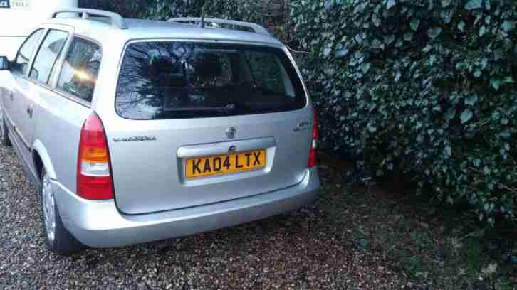 2004 VAUXHALL ASTRA LS ESTAE 16V SILVER, SPARES OR REPAIRS, CAR IS RUNNING
