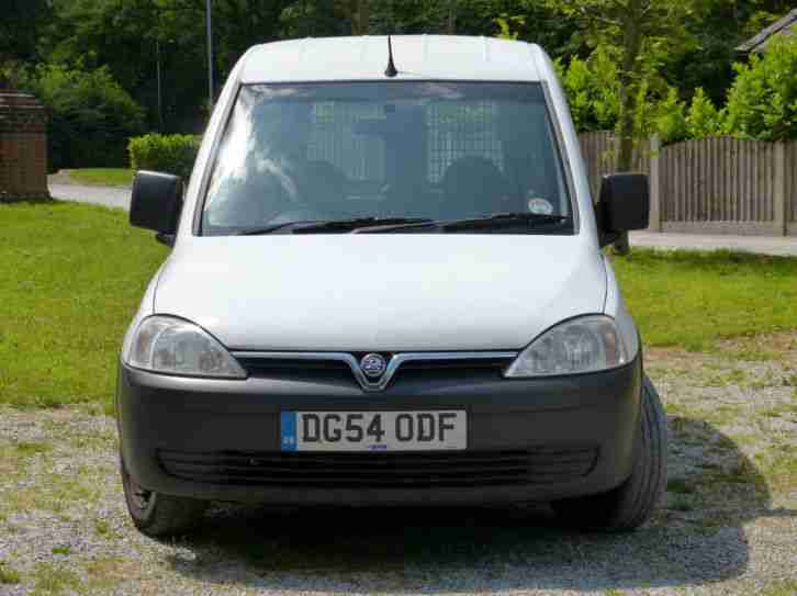 2004 VAUXHALL COMBO / CORSA VAN - POLAR WHITE - NO VAT - TAX DEC - MOT JAN