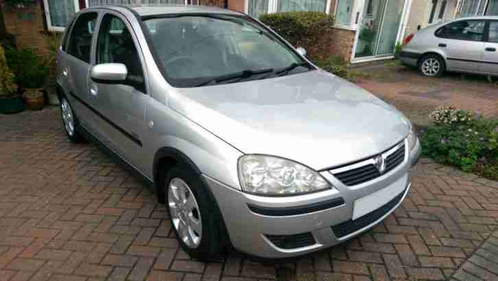 2004 CORSA SXI+ 16V SILVER 5 DOOR