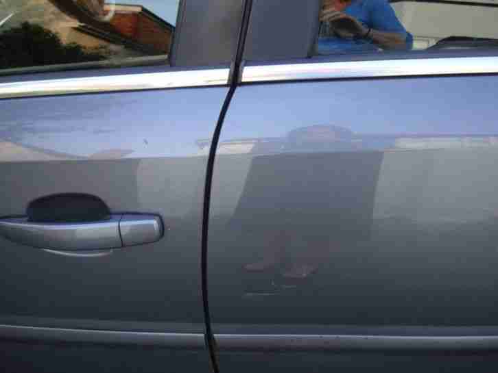 2004 VAUXHALL VECTRA DESIGN DTI GREY