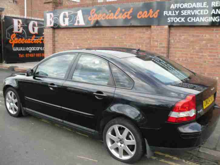 2004 VOLVO S40 SE BLACK