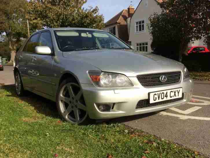 2004 lexus is200