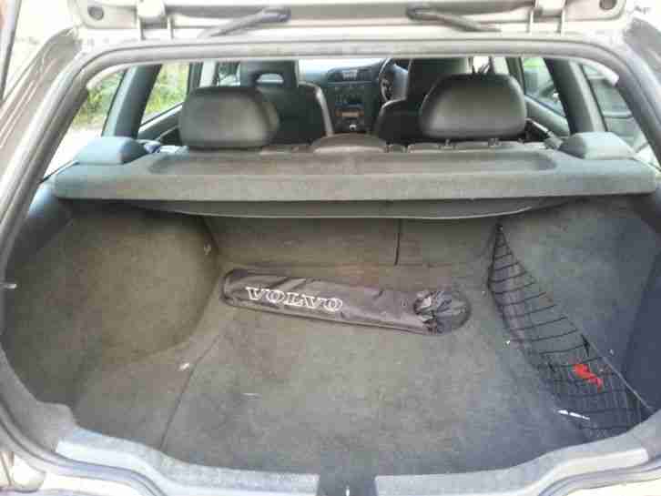 2004 volvo v40 is 1998cc petrol Automatic 123k Starts and drives 100 % CAT C