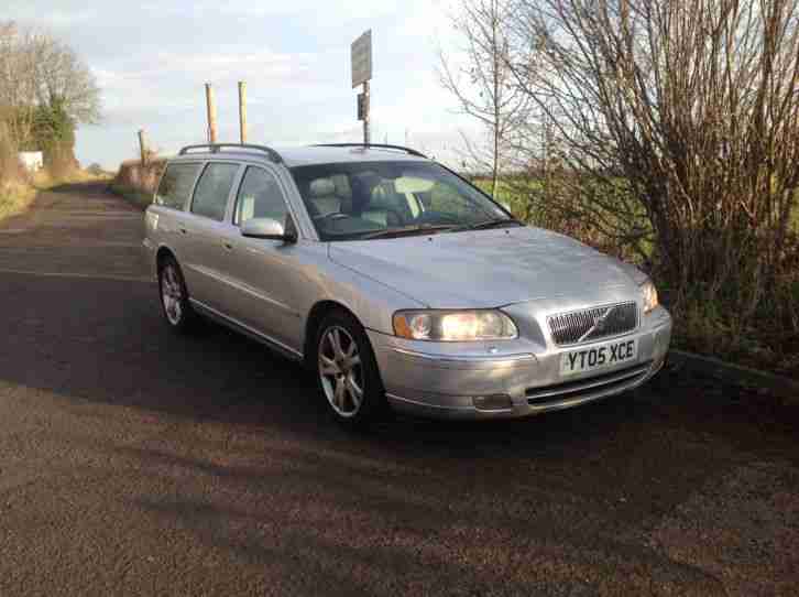2005 (05) VOLVO V70 2.4 D5 SE AUTO SILVER VERY GOOD EXAMPLE 185 BHP HPI CLEAR
