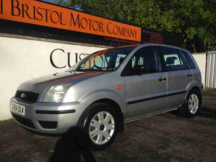 2005 54 FORD FUSION 2 5DOOR 1.4 ESTATE ONLY 2 OWNERS 50K FSH SILVER