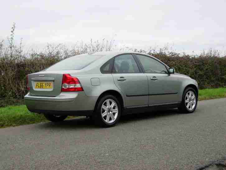 2005 55 VOLVO S40 1.6i S MANUAL FULL VOLVO SERVICE HISTORY - 13 STAMPS
