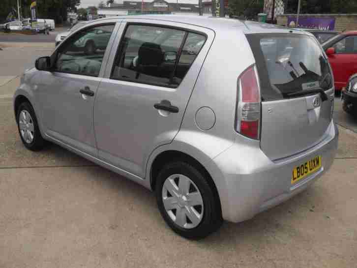 2005 DAIHATSU SIRION 1.0 S