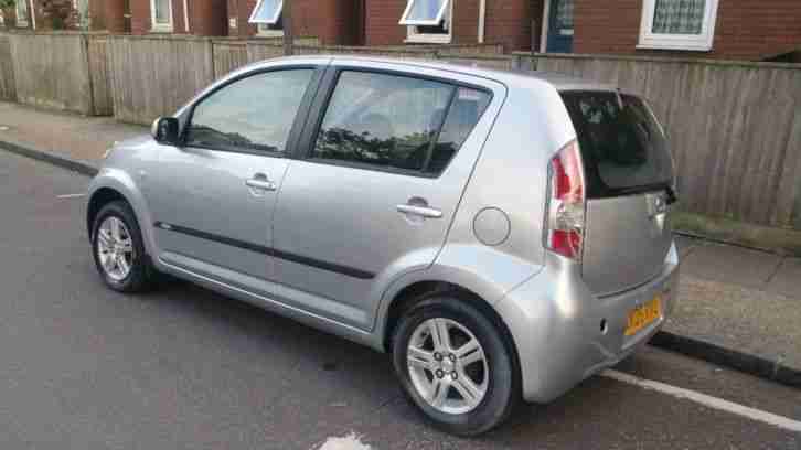 2005 DAIHATSU SIRION SE AUTOMATIC SILVER/1.3cc/VERY LOW MILEAGE
