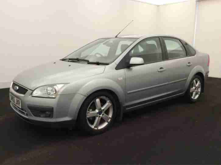2005 Ford Focus 1.6 Titanium Saloon Half Leather,12 Months MOT,2 Former Keepers