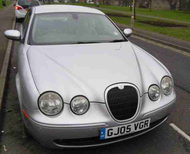 2005 JAGUAR S TYPE SPORT DIESEL AUTO SILVER LOW MILEAGE INBUILT SAT NAV FULL MOT