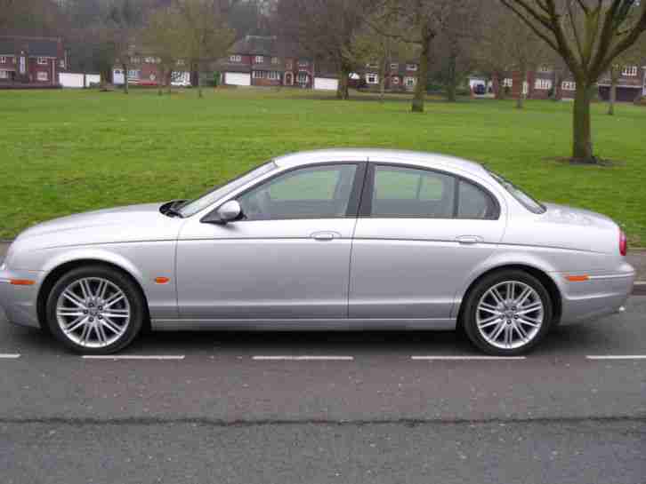 2005 JAGUAR S-TYPE SPORT DIESEL AUTO SILVER LOW MILEAGE INBUILT SAT NAV FULL MOT