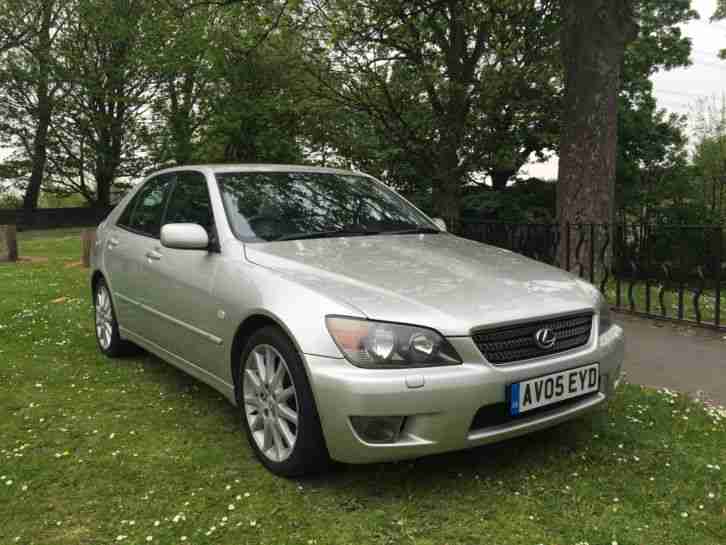 2005 LEXUS IS200 SE NAV PALADIUM SILVER*NO RESERVE*STUNNING LEXUS
