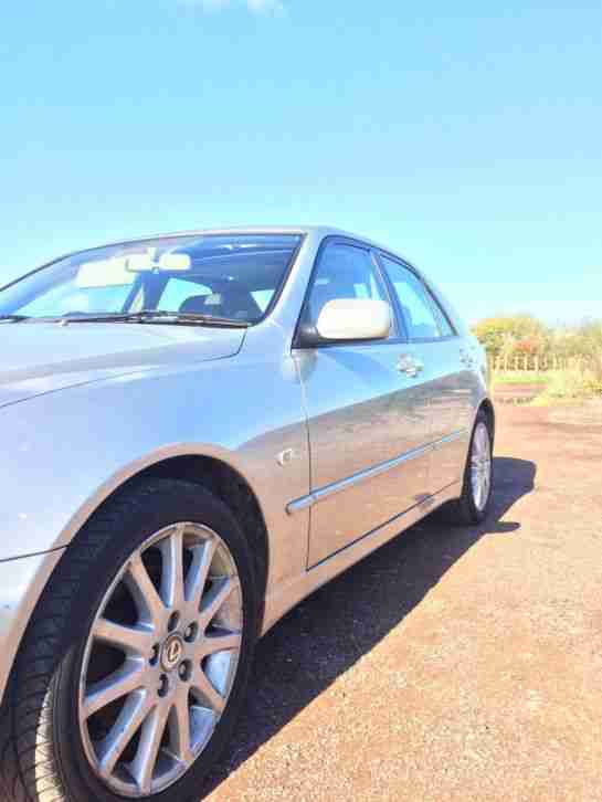 2005 LEXUS IS200 SE SILVER