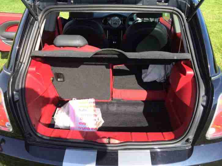 2005 MINI MINI COOPER BLACK 2 OWNERS FROM NEW. LOVELY CONDITION