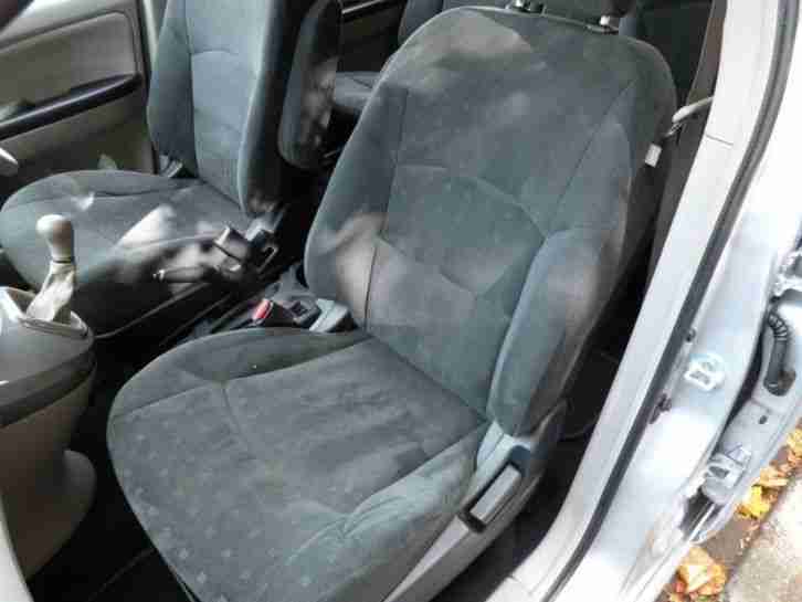 2005 Mitsubishi Grandis 2.4 MIVEC Classic 5dr