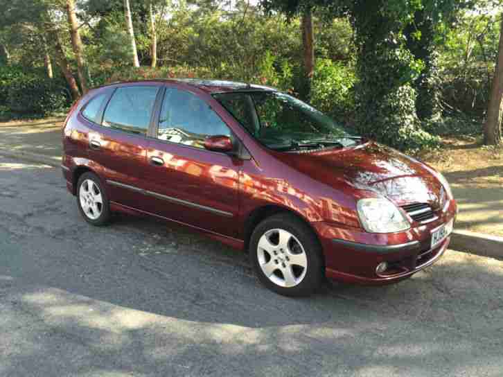 2005 Almera Tino 1.8 SE Reverse