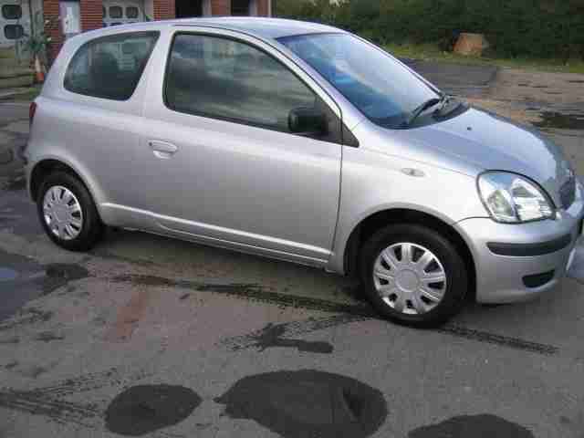 2005 TOYOTA YARIS 1.0 VVT i T2