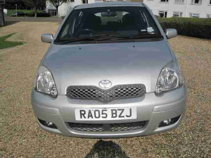 2005 TOYOTA YARIS COLOUR COLLECTION - 1 LADY OWNER