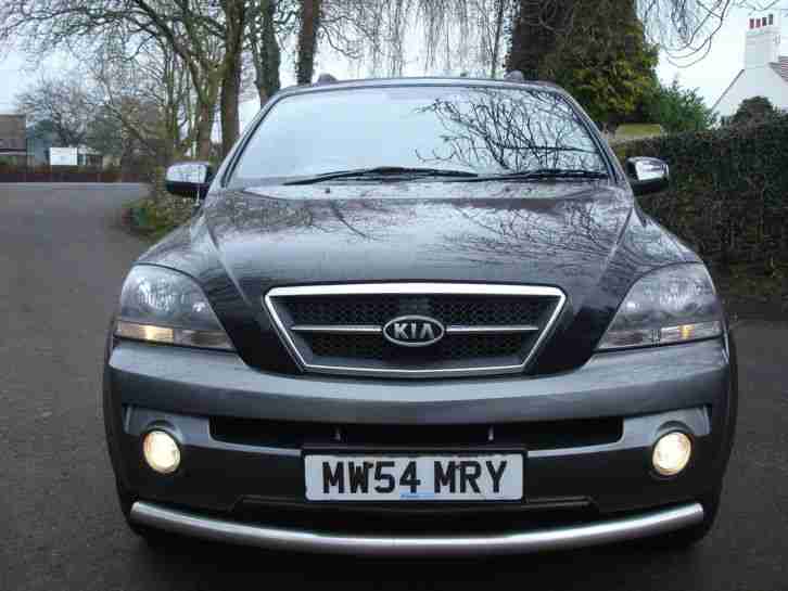 2005 TRADE PRICE NO RESERVE TOP OF THE RANGE ONE OWNER LEATHER MASSIVE SPEC