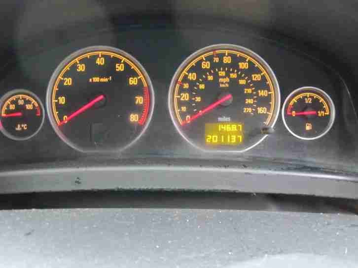 2005 VAUXHALL VECTRA BREEZE WHITE/BLACK 1.8 petrol