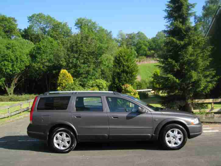 2005 VOLVO XC70 2.4 D5 AWD SE 163bhp 6 Spd Manual *FSH - Full MOT - Immaculate*