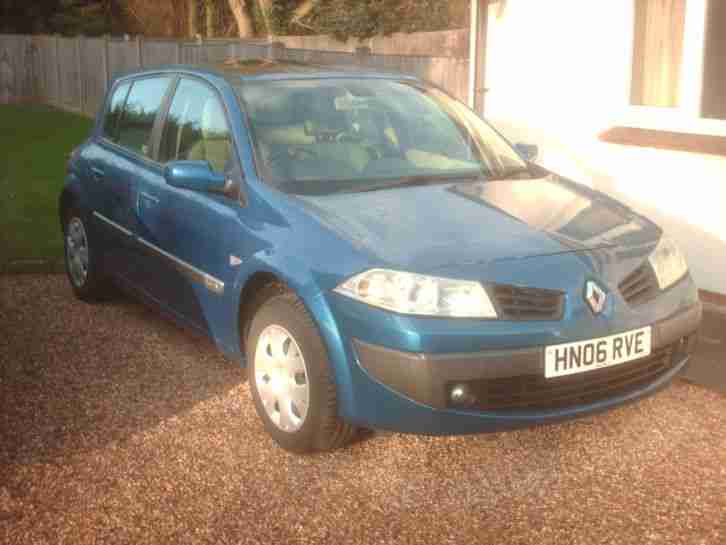 2006 (06) RENAULT MEGANE 1.6 EXPRESSION , GLASS PANORAMIC ROOF, MOT, £1095.00