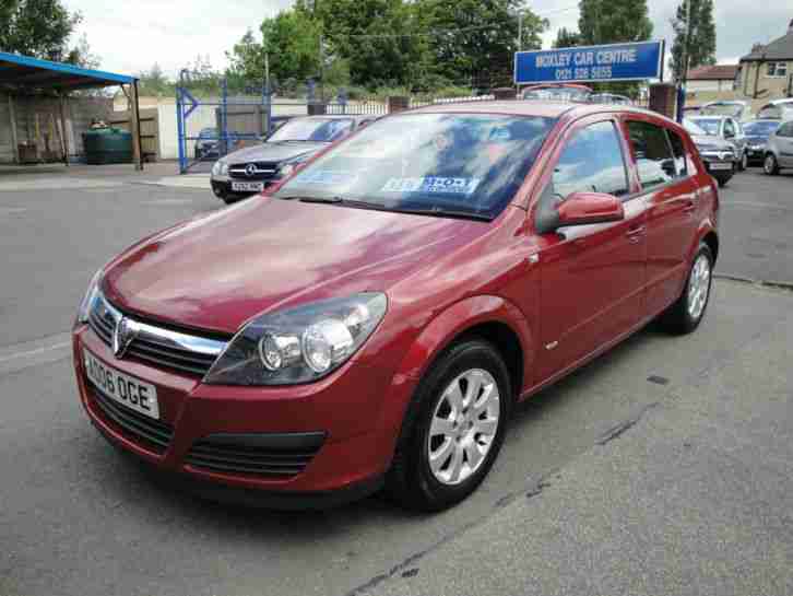 2006 06 VAUXHALL ASTRA 1.4 16v CLUB IN METALLIC RED - FULL SERVICE HISTORY