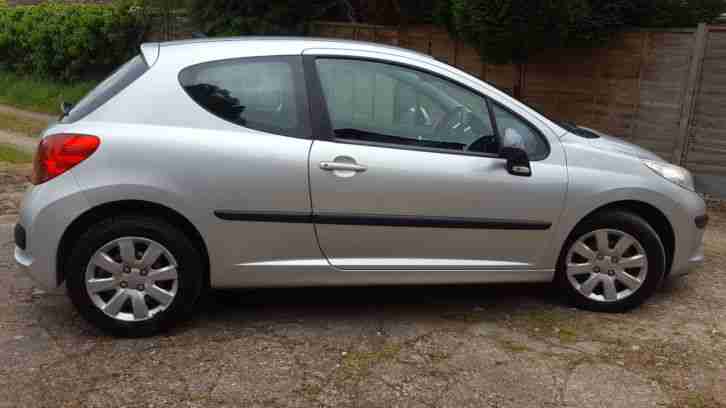 2006 56 PEUGEOT 207 1.4 S Silver 50,000 miles Timing Belt & Waterpump replaced
