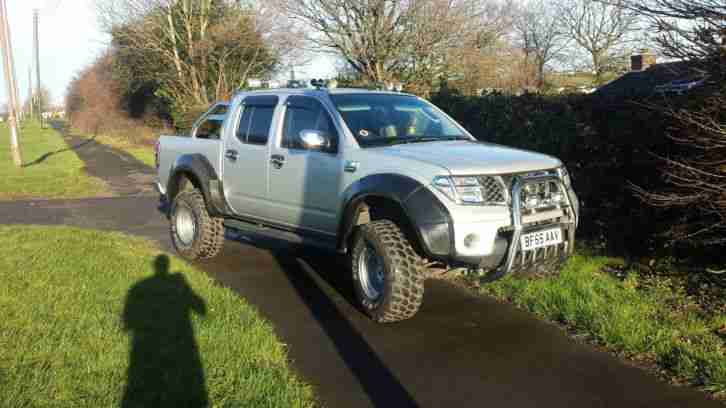 2006 Lifted Navara d40. Loads of accessories, big food. off/on road. head turner