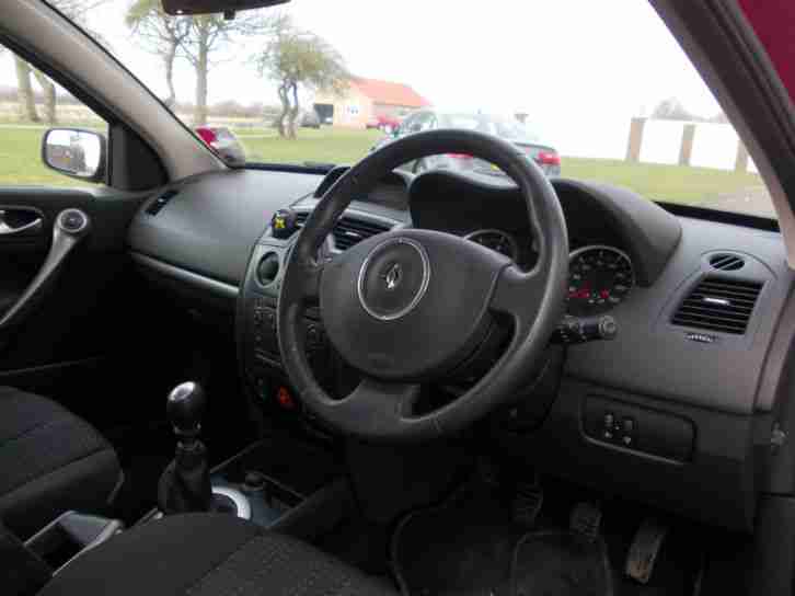 2006 Renault Megane 1.9dCi Dynamique DIESEL ESTATE MANUAL RED