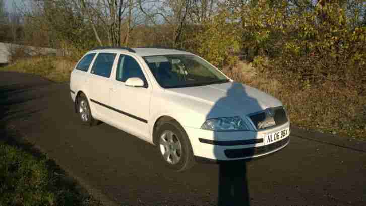 2006 OCTAVIA 1.6 FSI AUTO TIP WHITE CD