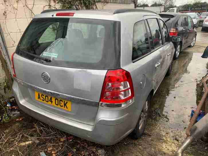 2006 Vauxhall Zafira, low mileage, spare or repairs.