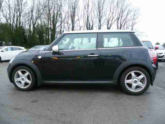 2007 (57) MINI COOPER 1.6 BLACK and WHITE 1.6 Petrol, CHILI HALF LEATHER, 120BHP