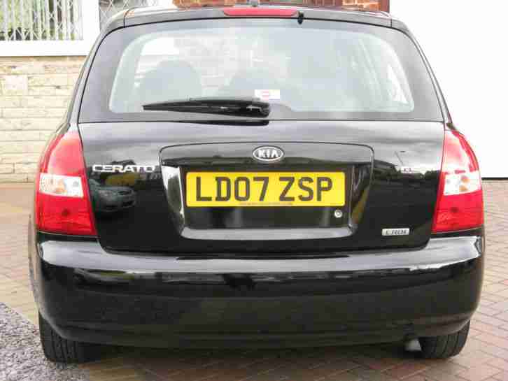 2007 KIA CERATO GS BLACK DIESEL LOW MILAGE GREAT ALTERNATIVE TO A GOLF OR FOCUS
