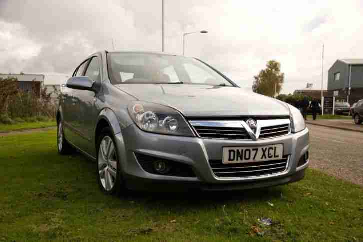 2007 VAUXHALL ASTRA SXI 1700 CDTI SILVER DIESEL. LOVELY CAR AND CHEAP TO RUN