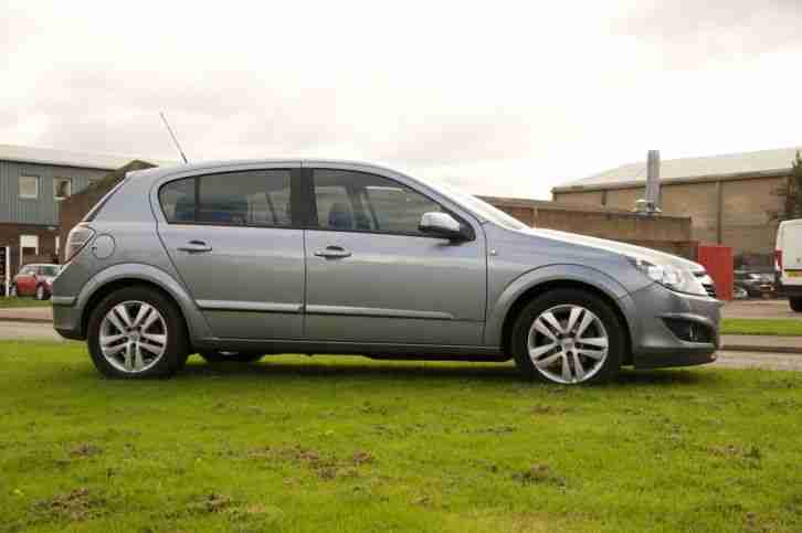 2007 VAUXHALL ASTRA SXI 1700 CDTI SILVER DIESEL. LOVELY CAR AND CHEAP TO RUN