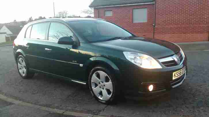 VAUXHALL SIGNUM. Opel car from United Kingdom