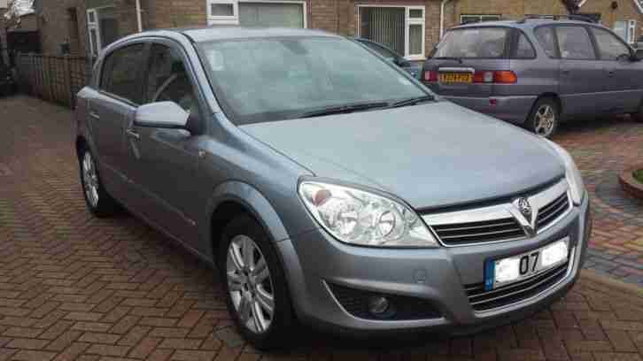 2007 vauxhall astra design 1.6 with full history 72000 miles only