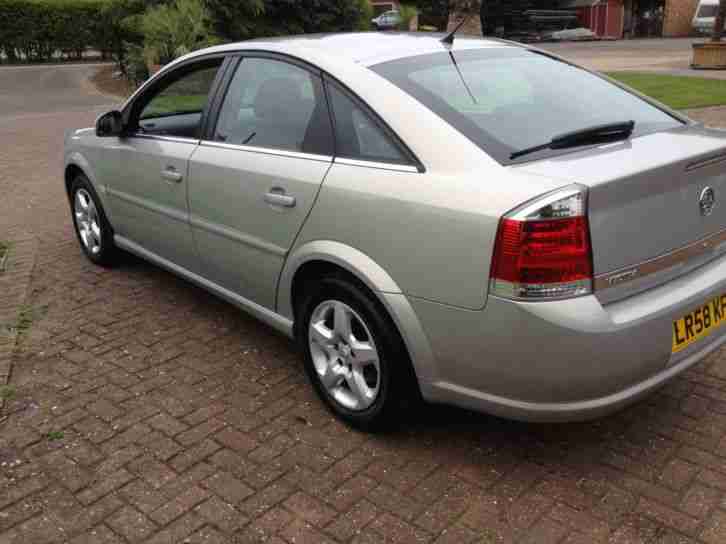 2008 (58 Reg) VAUXHALL VECTRA 1.8i VVT ( 140ps ) EXCLUSIVE 5 DOOR HATCH