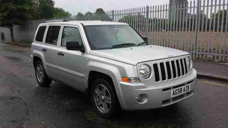 2008 JEEP PATRIOT LIMITED SILVER IMMACULATE INSIDE & OUT 81k MILES
