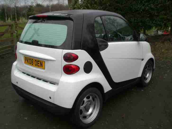 2008 SMART FORTWO 1.0 PURE ( 61bhp ) AUTOMATIC WHITE ONE OWNER