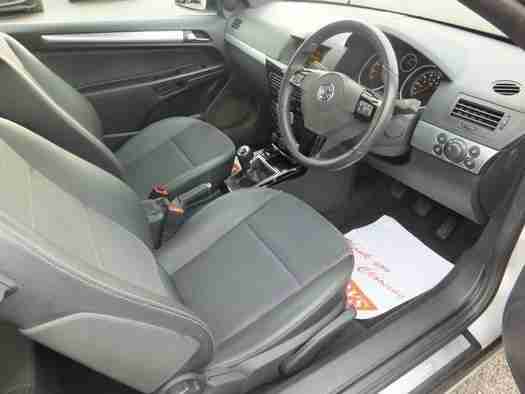 2008 Vauxhall Astra TwinTop 1.8 VVT Design 2 door Petrol Convertible