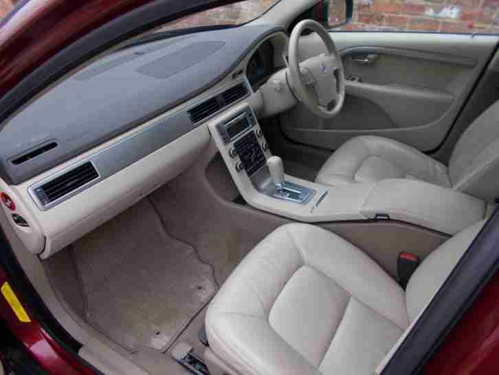 2008 Volvo XC70 Estate AWD 2.4D5 185 SE GTron Auto6 Diesel red Automatic