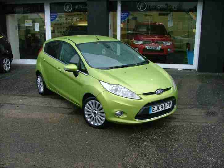 2009 09 FORD FIESTA 1.4 TITANIUM 5D 96 BHP. 16000 MILES