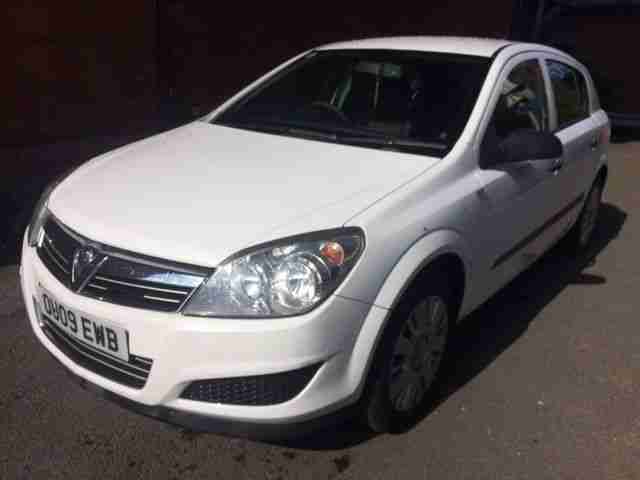 2009 09 REG VAUXHALL ASTRA1.3 CDTI HATCHBACK 8 MTHS MOT WHITE EX POLICE .