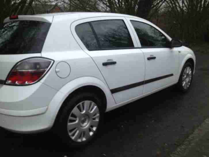 2009 59 VAUXHALL ASTRA 1.3 CDTI 90 SPECIAL EDITION WHITE 1 OWNER FULL SERV HIST