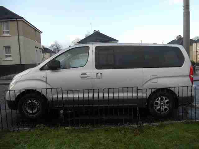 2009 HYUNDAI I800 STYLE 2.5 CRDI SILVER NO RESERVE